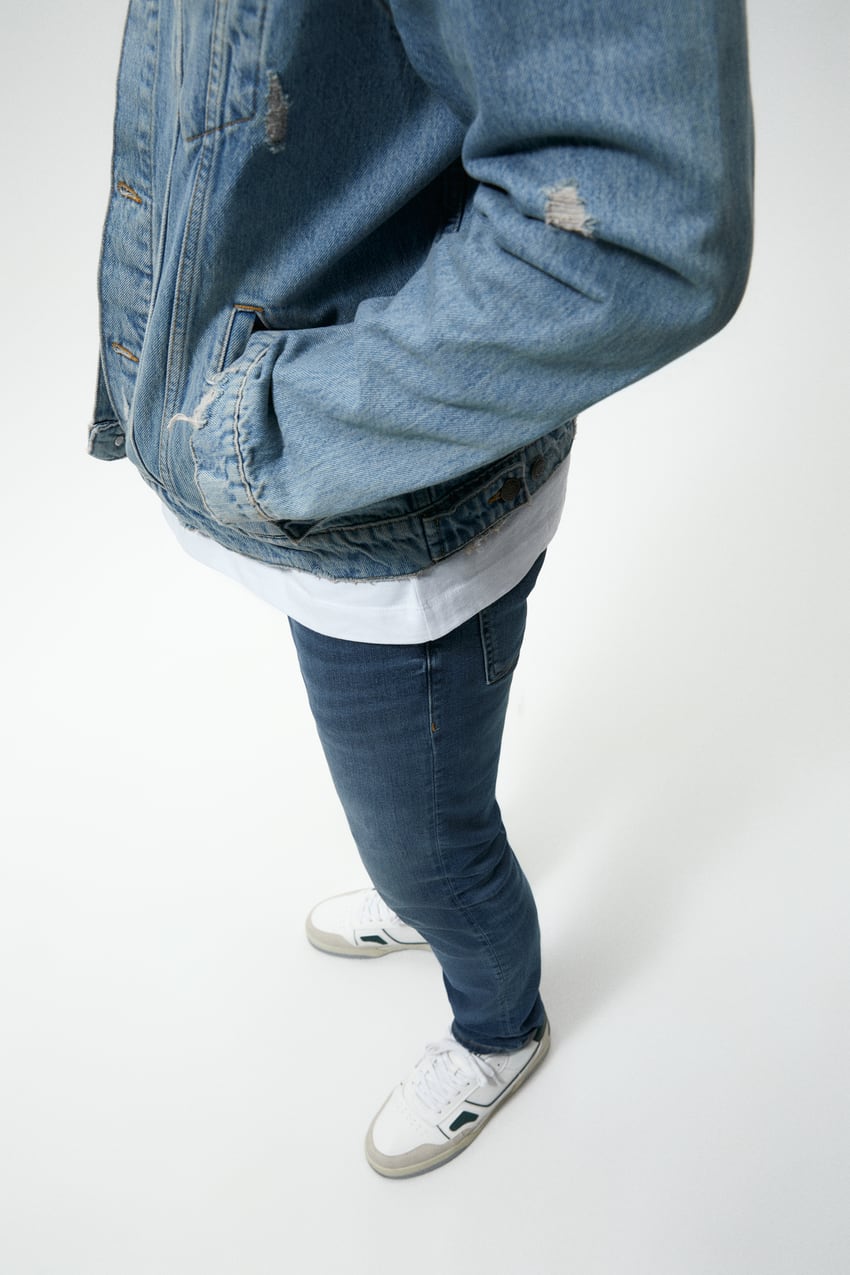 LOW-RISE SLIM JEANS