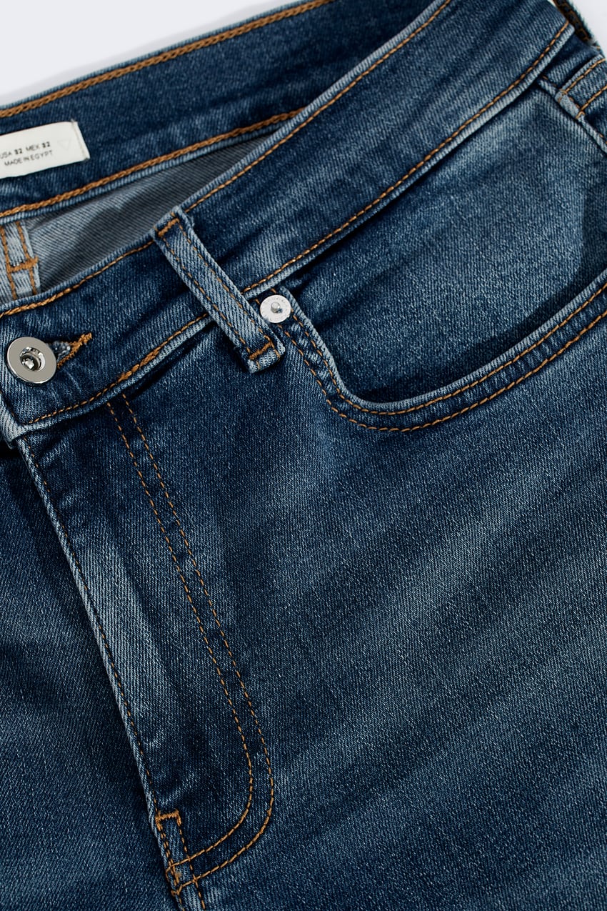 LOW-RISE SLIM JEANS
